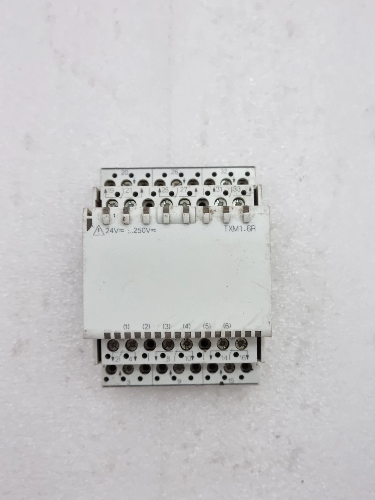 SIEMENS TXM1.6R Relay Output Module 180323D686984 TXM1.6R